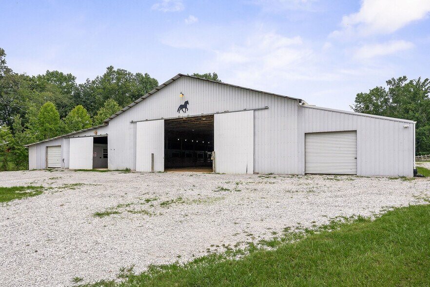 More Photos Of 1499 W Whitehall Rd, Cookeville Light Distribution For Sale