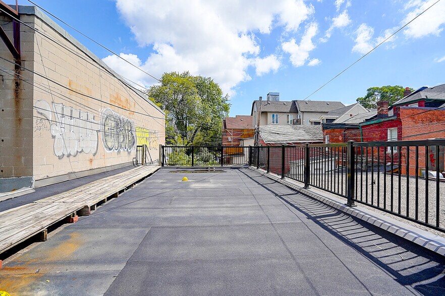 More Photos Of 349 Spadina Av, Toronto Storefront Retail Residential For Sale