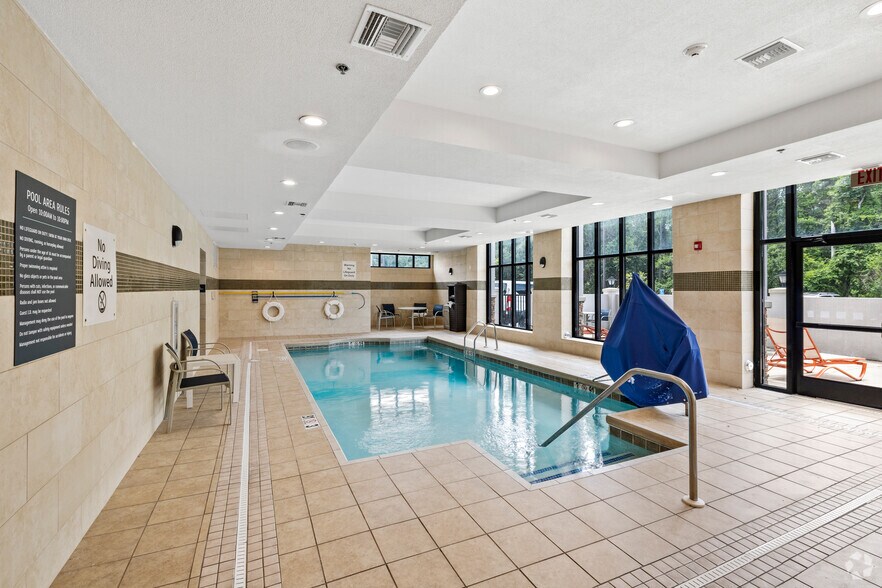 More Photos Of 3630 Springhill Memorial Dr S, Mobile Hotel For Sale