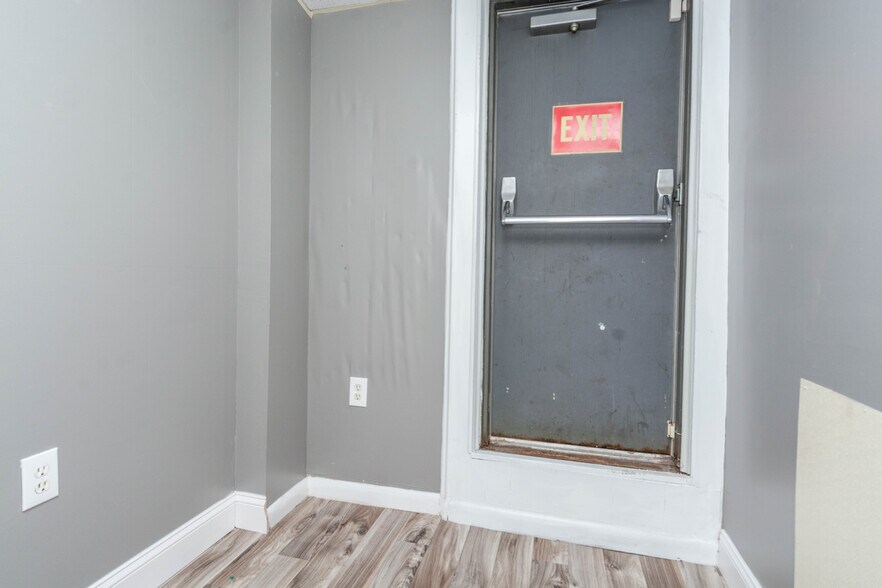 More Photos Of 115 W Mulberry St, Baltimore Office Residential For Sale