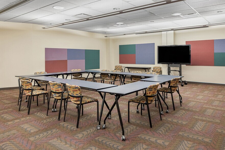 More Photos Of 2115 Lexington Rd, Louisville Office For Sale