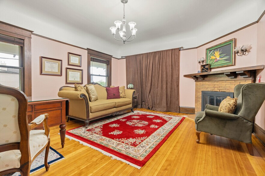 More Photos Of 3906 SW Kelly Ave, Portland Medical For Sale