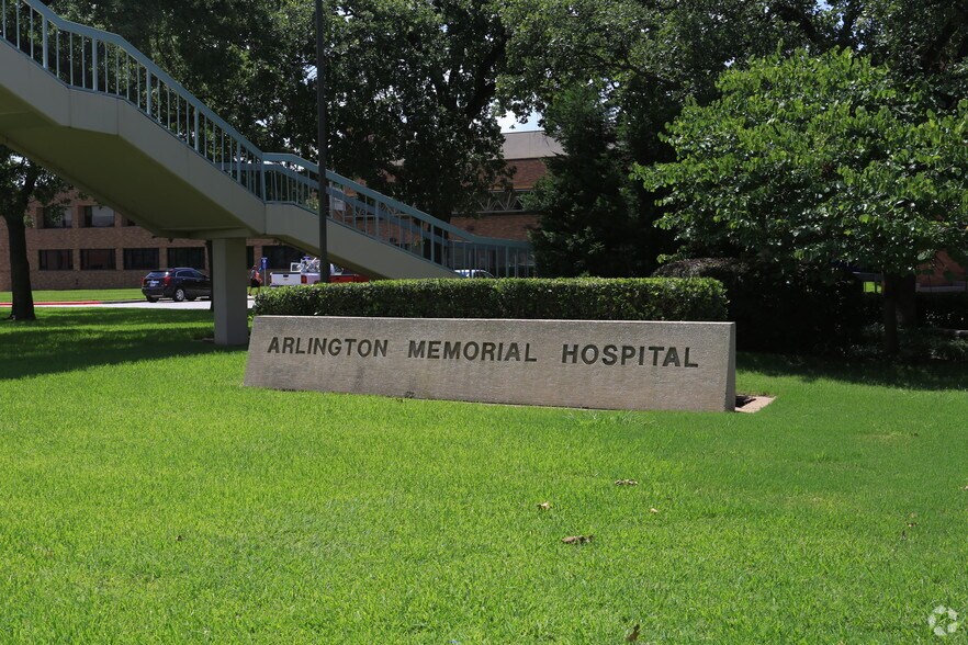 More Photos Of 1001 N Waldrop Dr, Arlington Hospital For Lease