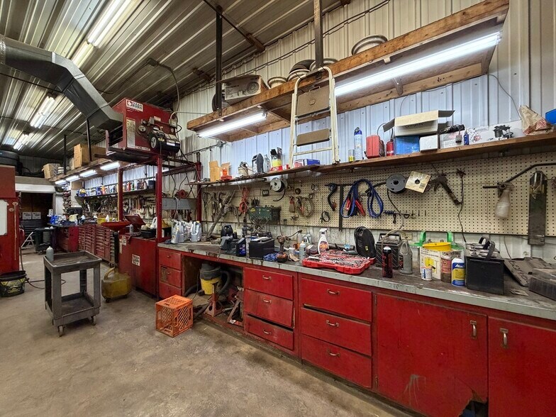 More Photos Of 5235 US-51 Hwy, Mercer General Retail For Sale