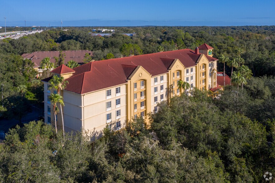 More Photos Of 310 Grand Regency Blvd, Brandon Hotel For Sale