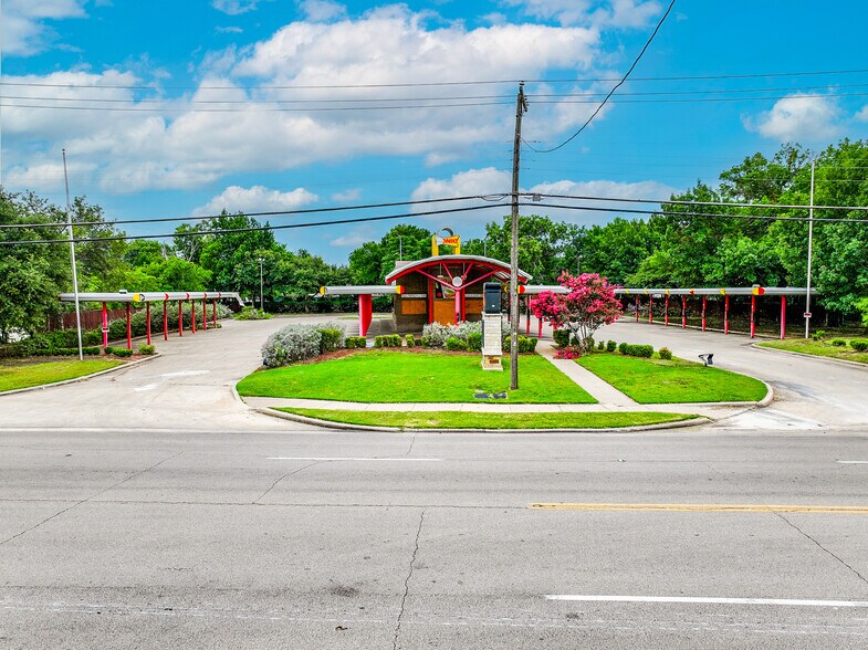 More Photos Of 1300 W Pioneer Dr, Irving Fast Food For Sale