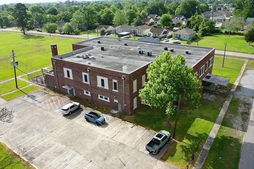 More Photos Of 1800 Tulane St, Beaumont Schools For Lease
