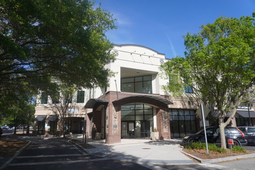 More Photos Of 1952 Long Grove Dr, Mount Pleasant Storefront Retail Office For Lease
