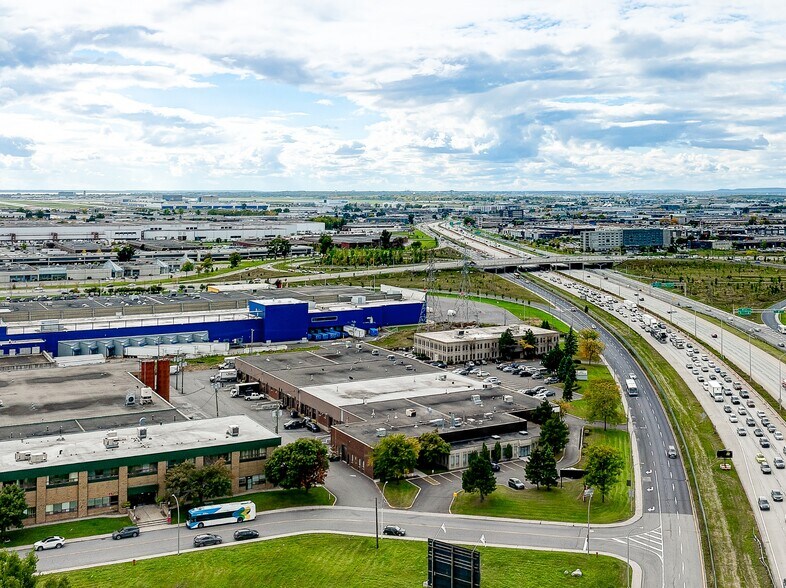 More Photos Of 6434 Rte Transcanadienne, Saint-Laurent Light Distribution For Lease