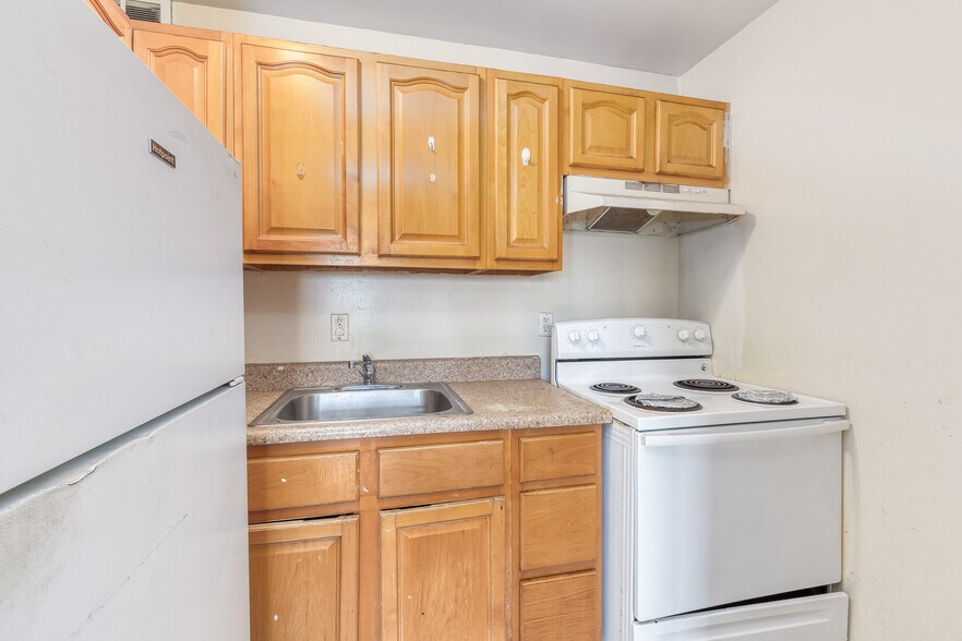More Photos Of 311 Beach 53rd St, Far Rockaway Apartments For Sale