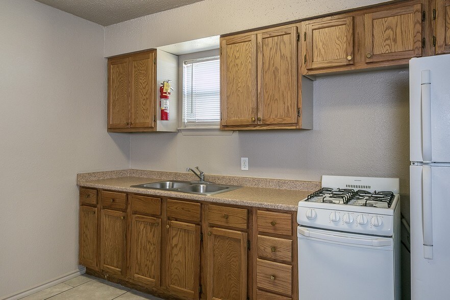 More Photos Of 1031 N Sumner St, Pampa Apartments For Sale