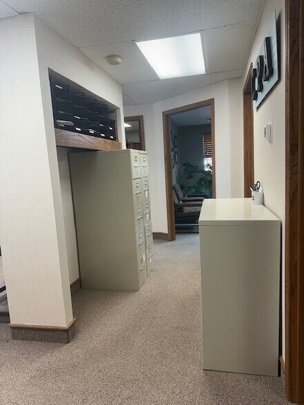 More Photos Of 118 W Locust St, Independence Office For Sale