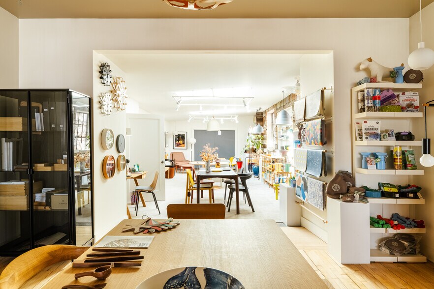 More Photos Of 705 Warren St, Hudson Storefront Retail Residential For Sale