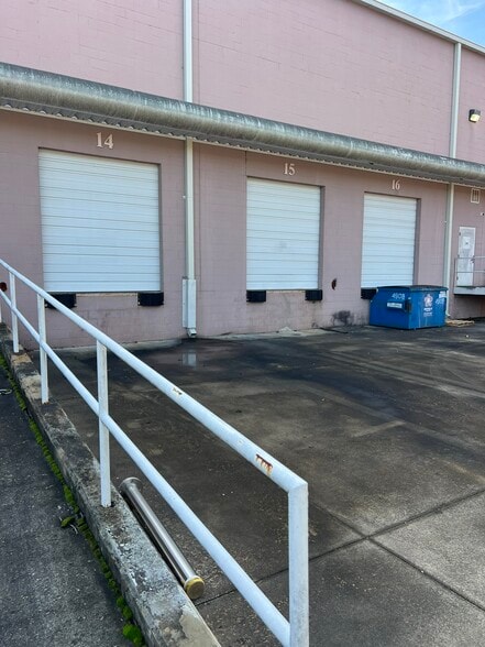 More Photos Of 4907 Golden Pky, Buford Warehouse For Lease