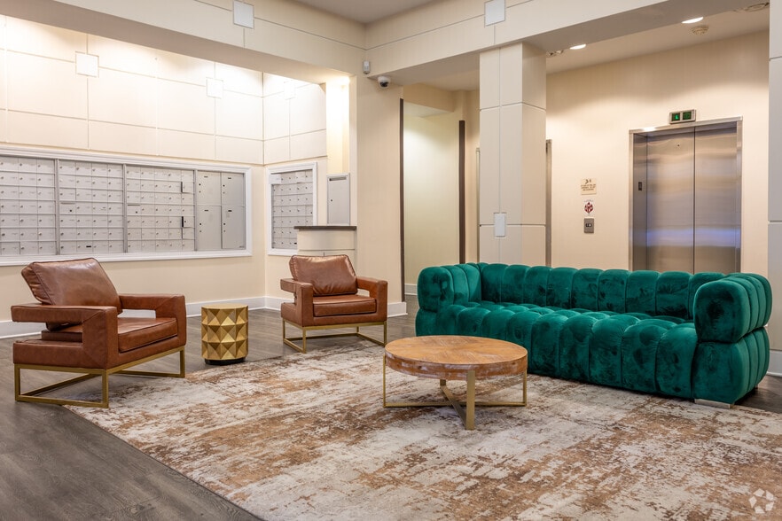 More Photos Of 1-49 N Howard St, Baltimore Unknown For Lease