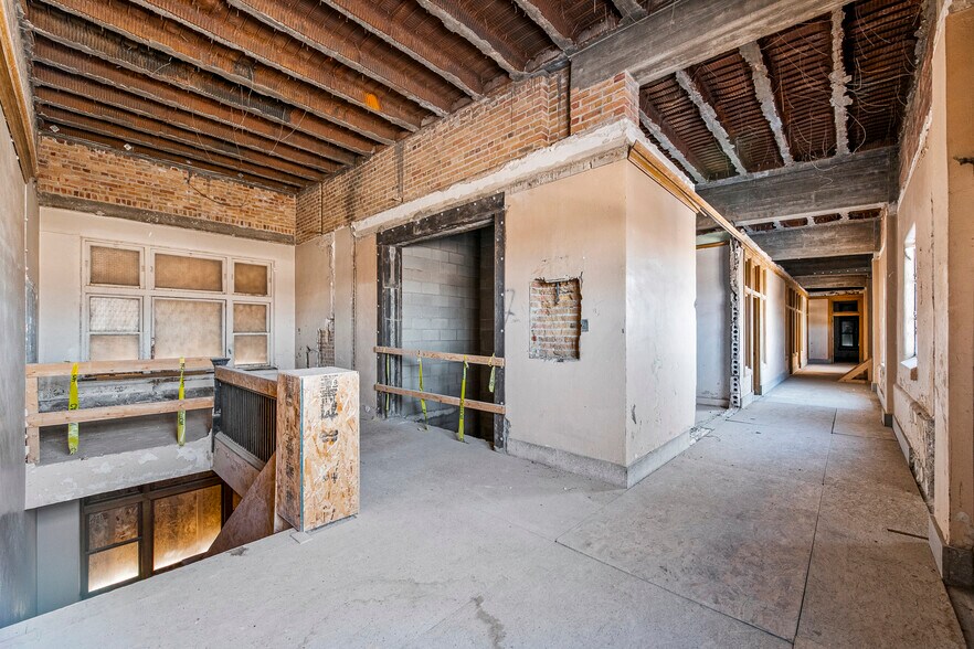 More Photos Of 502 S Main St, Rock Springs General Retail For Sale