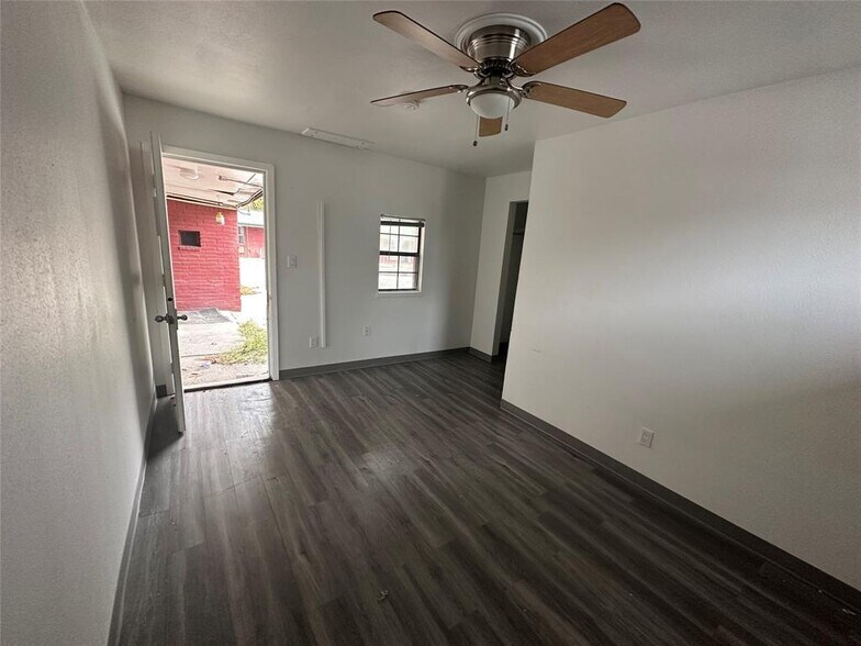More Photos Of 7930 Ritz St, Houston Apartments For Sale