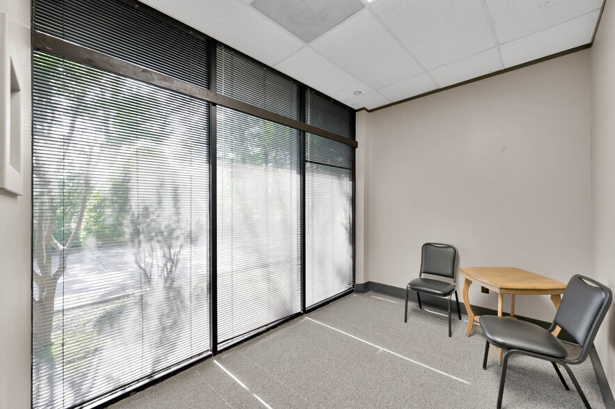 More Photos Of 1380 Stonehollow Dr, Humble Medical For Lease
