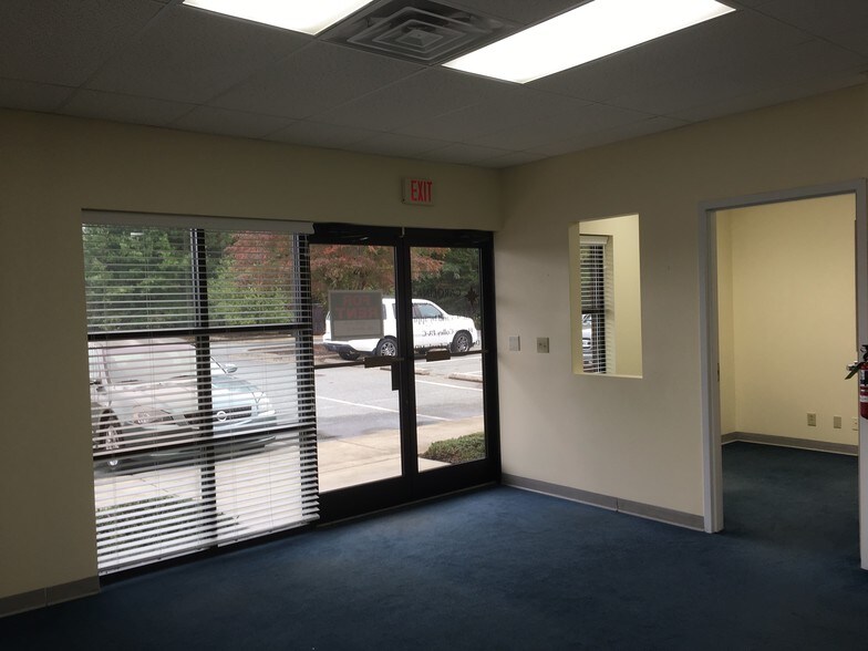 More Photos Of 508 Holly Hill Ln, Burlington Office Residential For Lease