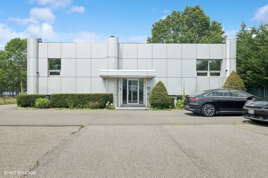 More Photos Of 1710 Hempstead Tpke, East Meadow Office For Sale