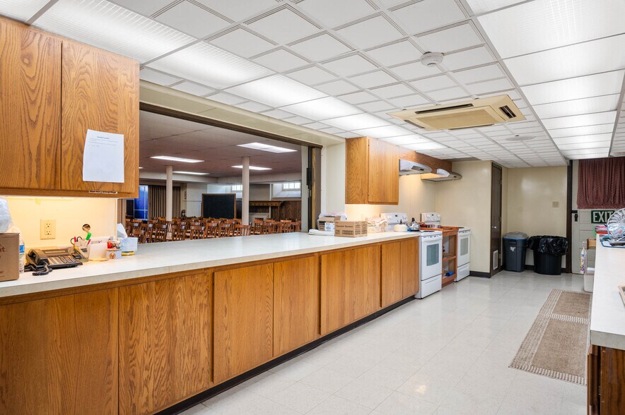 More Photos Of 418 W Adams St, Muncie Religious Facility For Sale