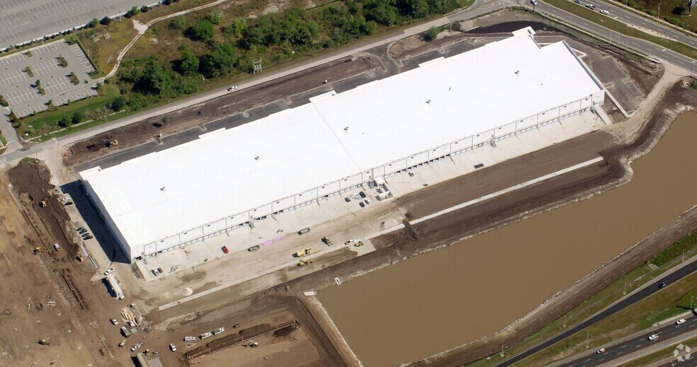 More Photos Of 8550 McCoy Rd, Orlando Manufacturing For Lease