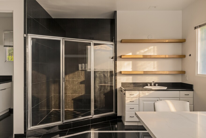 More Photos Of 2000 Wattles Dr, Los Angeles Flex For Sale