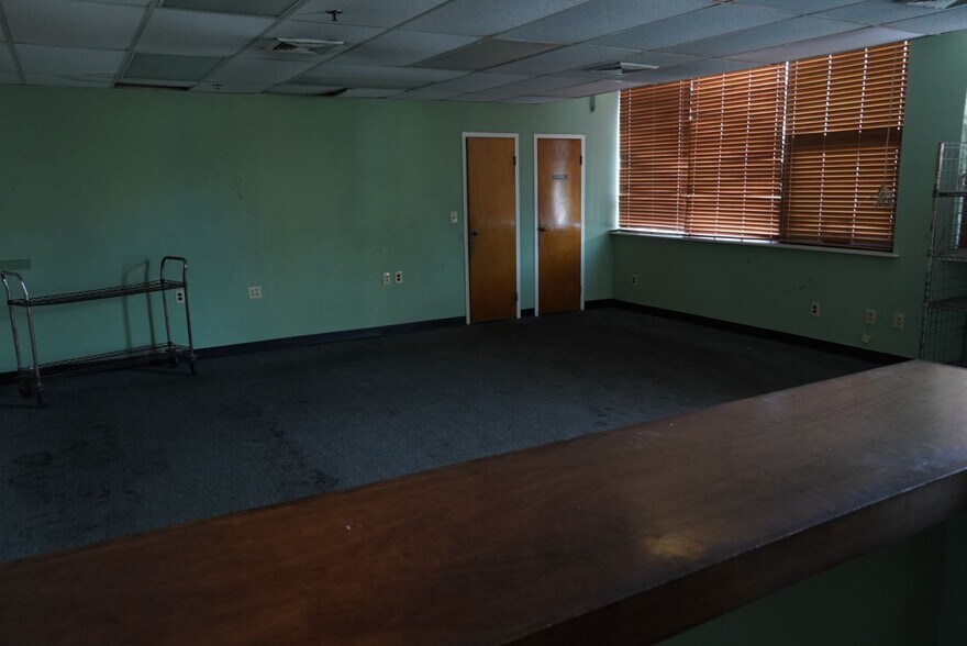 More Photos Of 665 N Avenue Ext, Dunellen Manufacturing For Lease