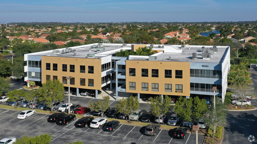 Primary Photo Of 18503 Pines Blvd, Pembroke Pines Office For Lease