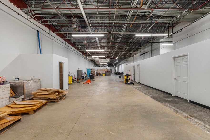 More Photos Of 1100 Hunt Ave, Columbus Light Distribution For Lease