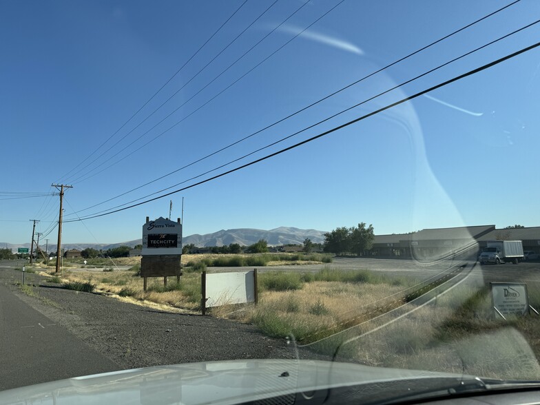 More Photos Of 872 Cottonwood Ln, Fernley Flex For Lease
