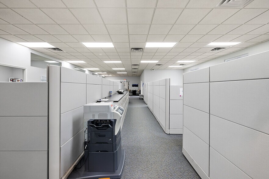 More Photos Of 20789 Harper Ave, Harper Woods Office For Sale