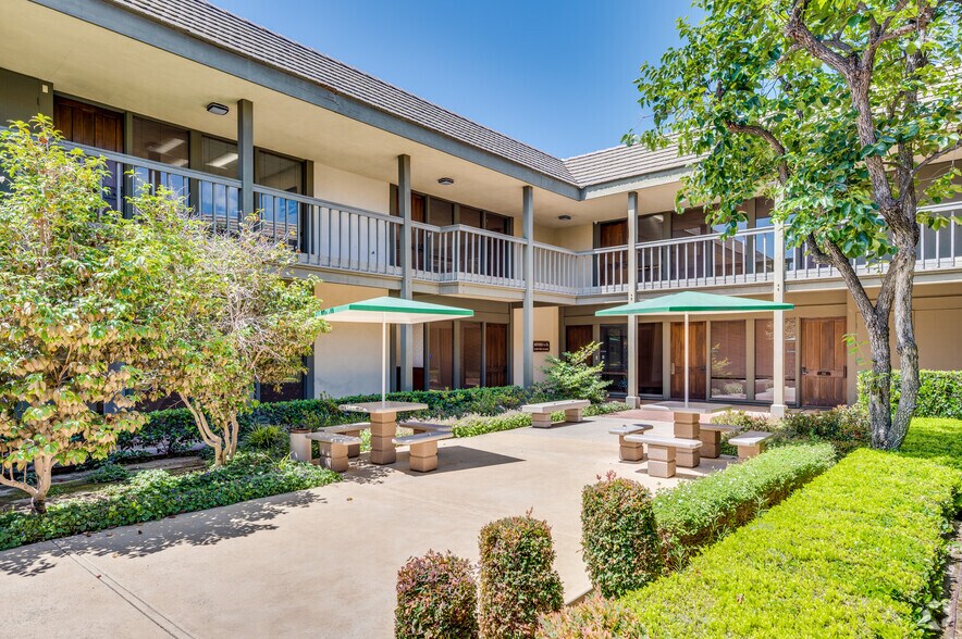 More Photos Of 17671 Irvine Blvd, Tustin Office For Lease