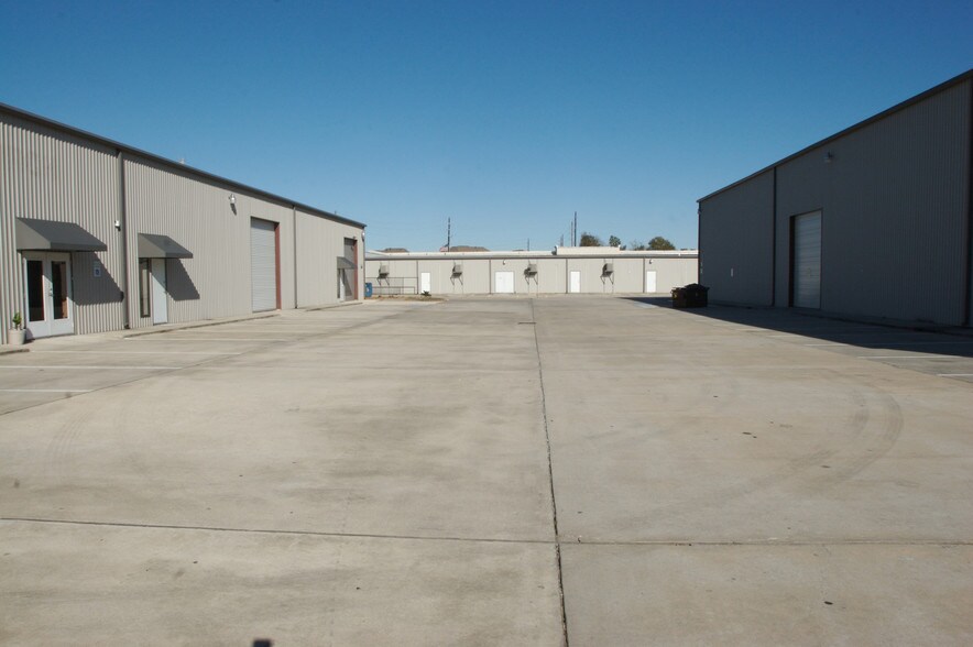 More Photos Of 3315 Spring Cypress Rd, Spring Unknown For Sale