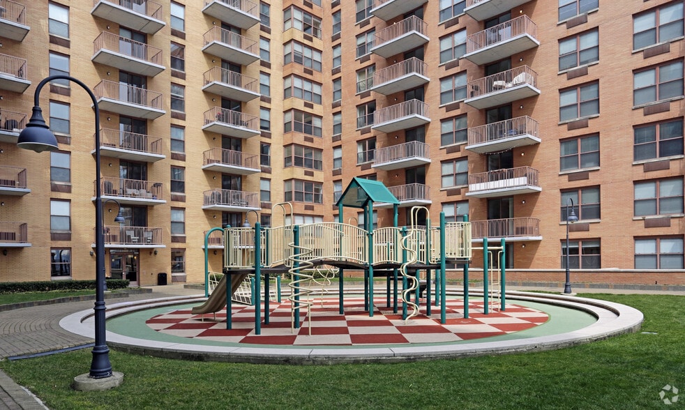 More Photos Of 333 River St, Hoboken Apartments For Lease