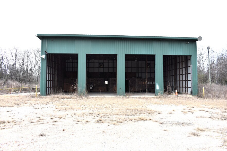 More Photos Of 4040 Northern Blvd, Montgomery Office For Lease