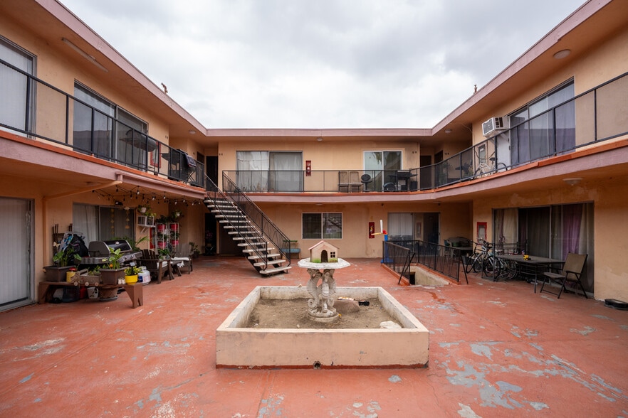 More Photos Of 1125 S Westmoreland Ave, Los Angeles Apartments For Sale