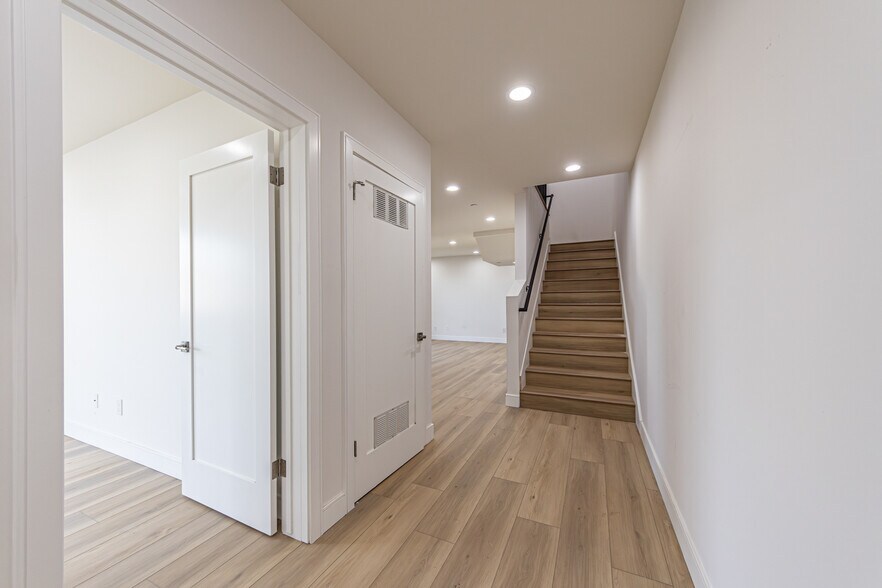 More Photos Of 5436 Romaine St, Los Angeles Apartments For Sale
