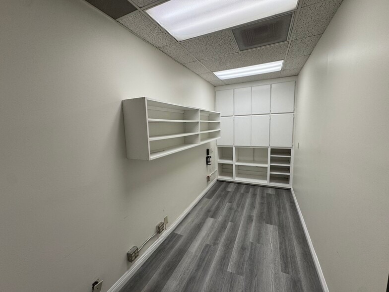 More Photos Of 144 N Glendale Ave, Glendale Office For Lease