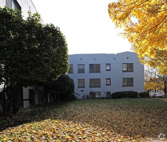 More Photos Of 1638 SE 12th Ave, Portland Apartments For Sale