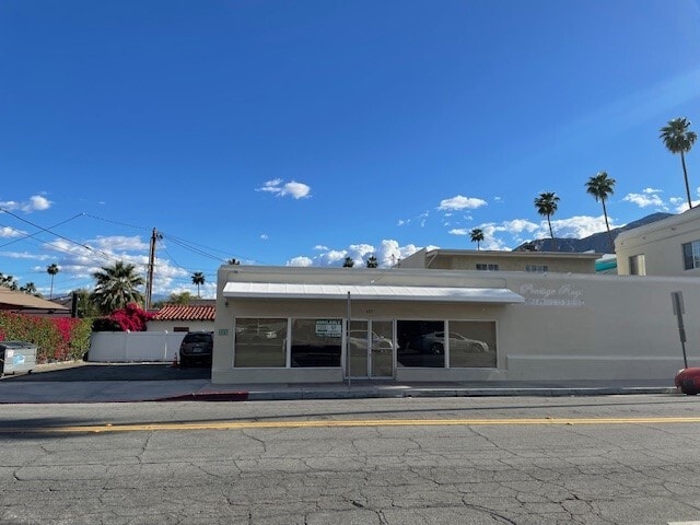 More Photos Of 292-296 N Palm Canyon Dr, Palm Springs Storefront Retail Residential For Lease
