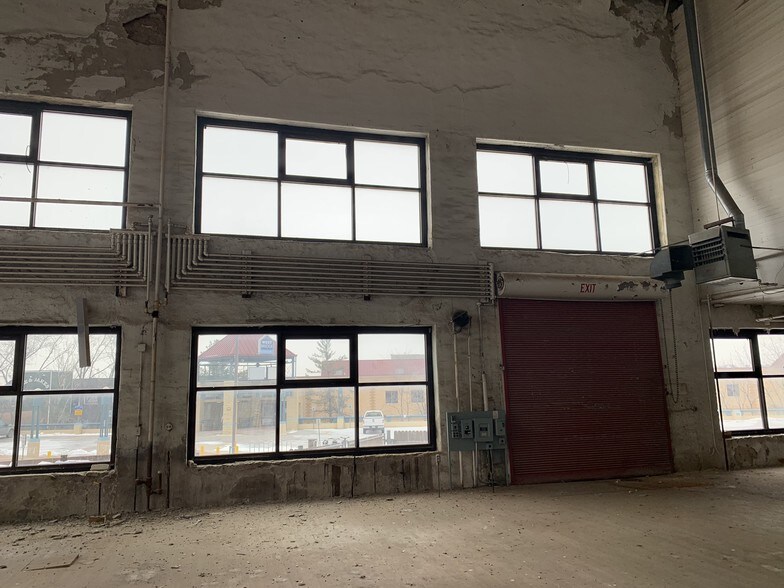 More Photos Of 612 New Hampshire St, Lawrence Office For Lease