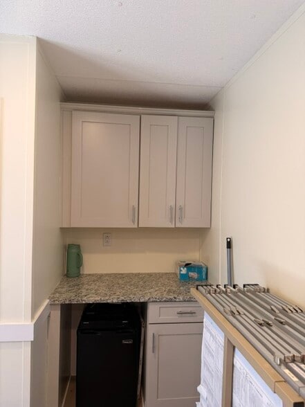 More Photos Of 98 Frelinghuysen Ave, Newark Hotel For Lease