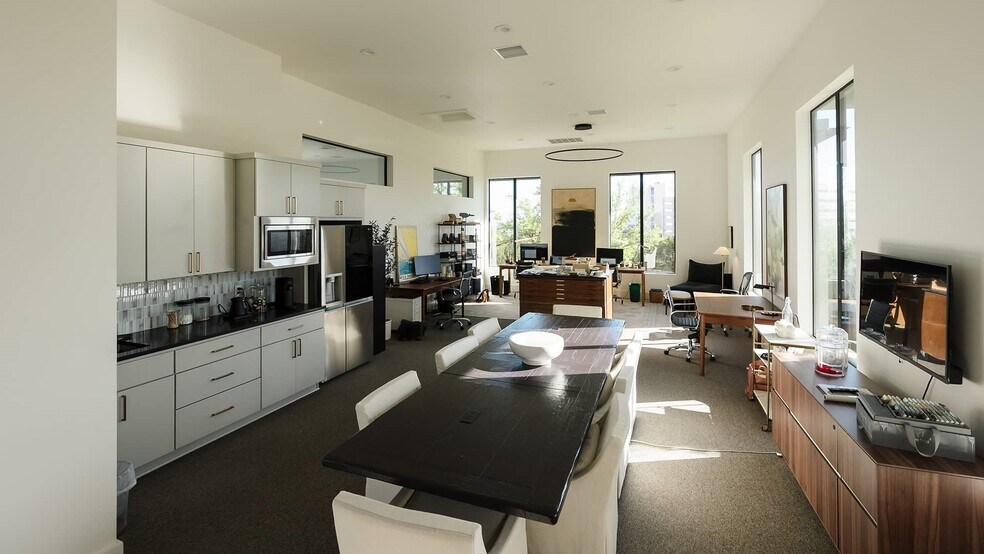 More Photos Of 3502 Wild Cherry Dr, Austin Unknown For Lease