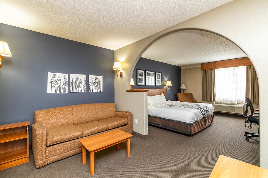 More Photos Of 2400 10th St SW, Minot Hotel For Sale