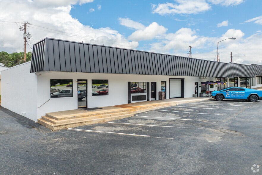 More Photos Of 1951-1955 Canton Rd, Marietta Warehouse For Lease