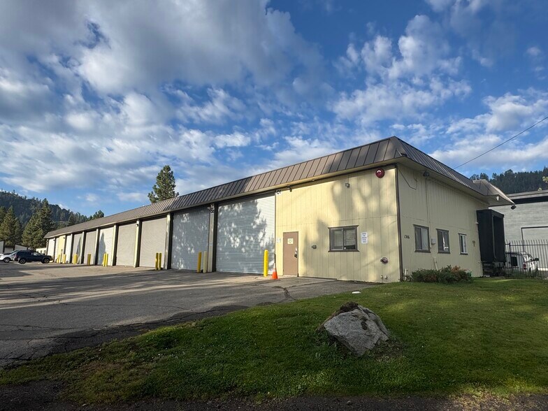 Primary Photo Of 1746 D St, South Lake Tahoe Warehouse For Lease