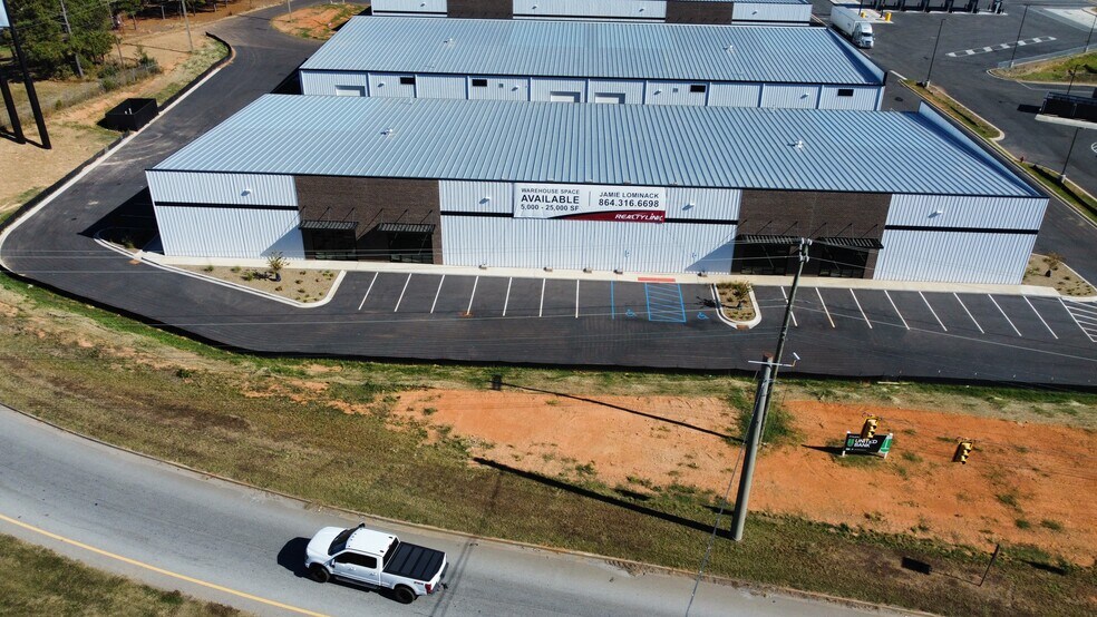 More Photos Of 252 Plemmons Rd, Duncan Unknown For Lease