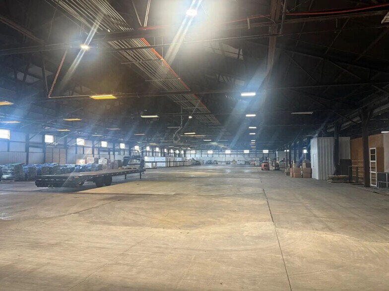 More Photos Of 2929 Louisville Ave, Monroe Warehouse For Lease