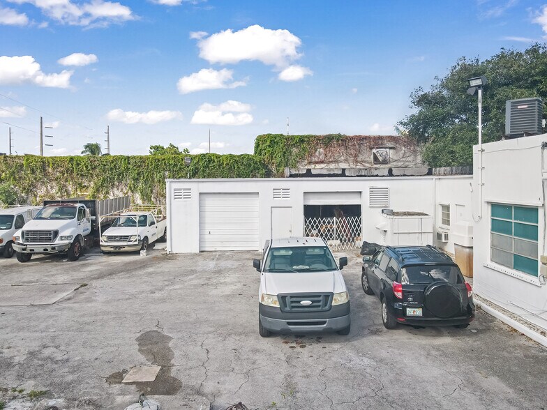 More Photos Of 775 NW 21st St, Miami Service For Sale
